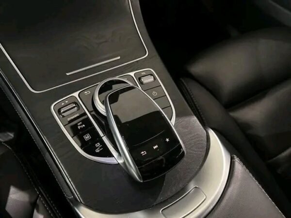 Mercedes-Benz GLC – Image 10
