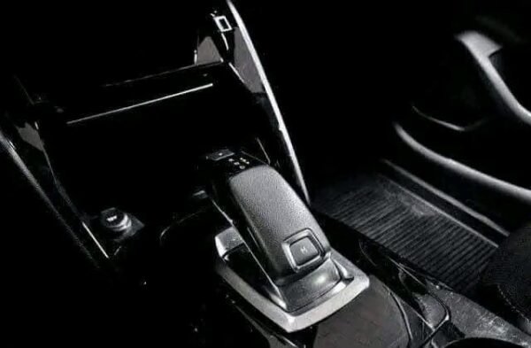 Peugeot 208 Allure 1.2 – Image 11