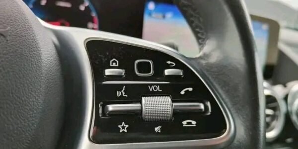 Mercedes-Benz GLA 2.0 – Image 21