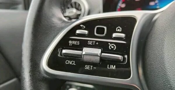 Mercedes-Benz GLA 2.0 – Image 24