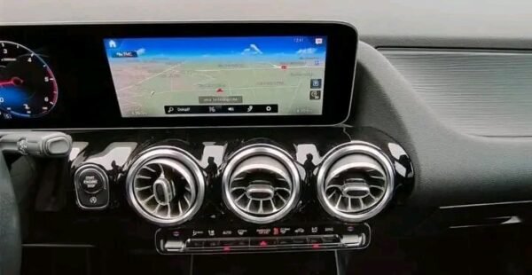 Mercedes-Benz GLA 2.0 – Image 28