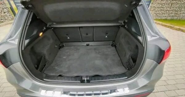 Mercedes-Benz GLA 2.0 – Image 31