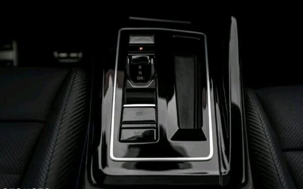 Volkswagen Golf 2.0 – Image 8