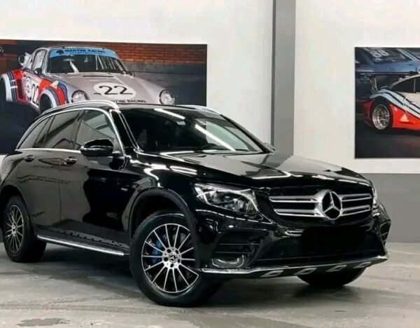 Mercedes-Benz GLC 350e – Image 34