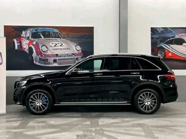Mercedes-Benz GLC 350e – Image 30