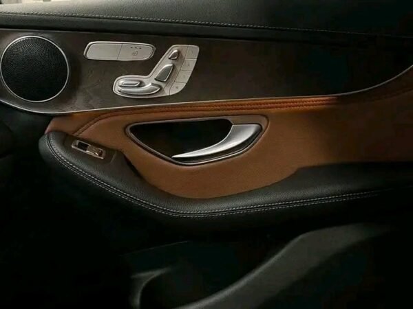 Mercedes-Benz GLC 350e – Image 23