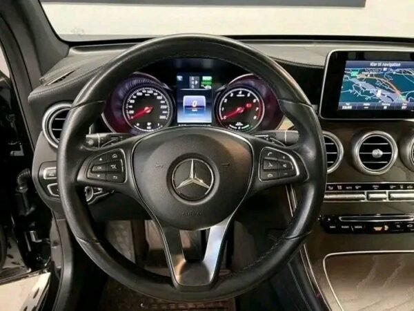 Mercedes-Benz GLC 350e – Image 25