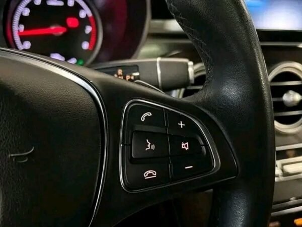 Mercedes-Benz GLC 350e – Image 21