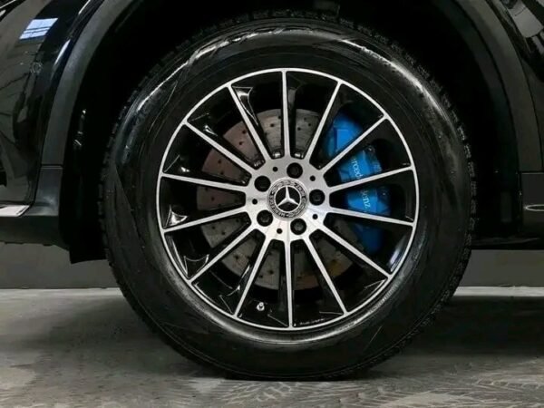 Mercedes-Benz GLC 350e – Image 27