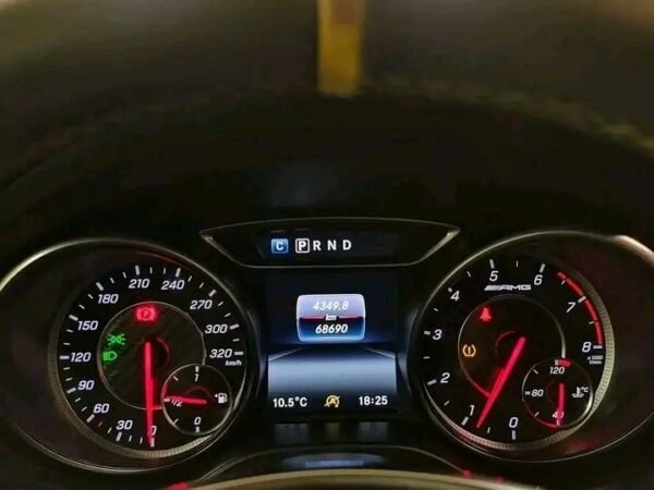 Mercedes-Benz GLA AMG 45/2.0 – Image 10