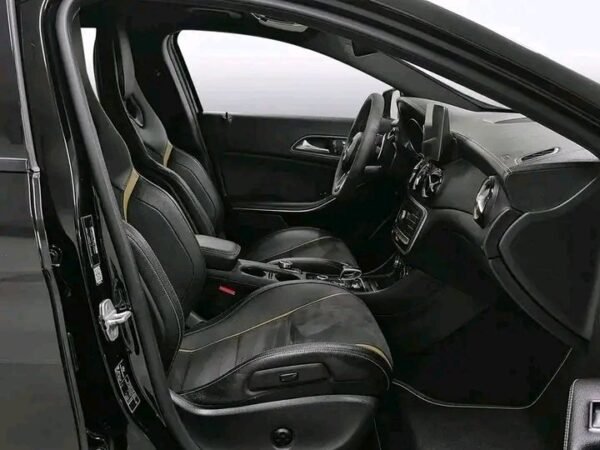 Mercedes-Benz GLA AMG 45/2.0 – Image 12