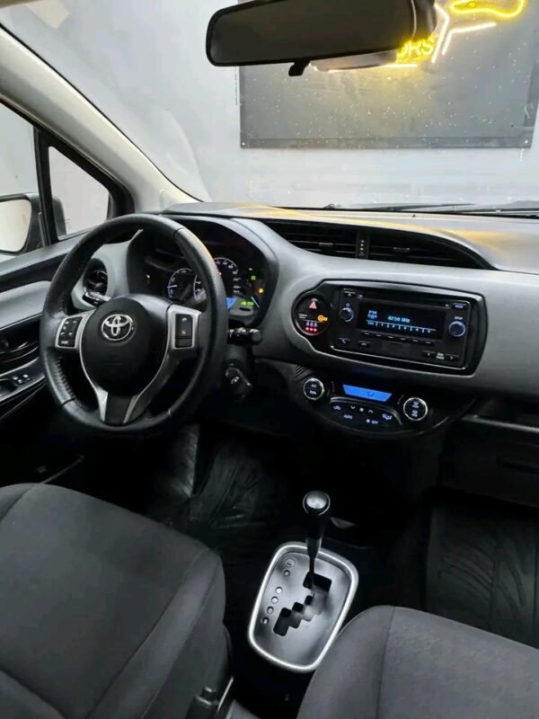 Toyota Yaris - Image 19