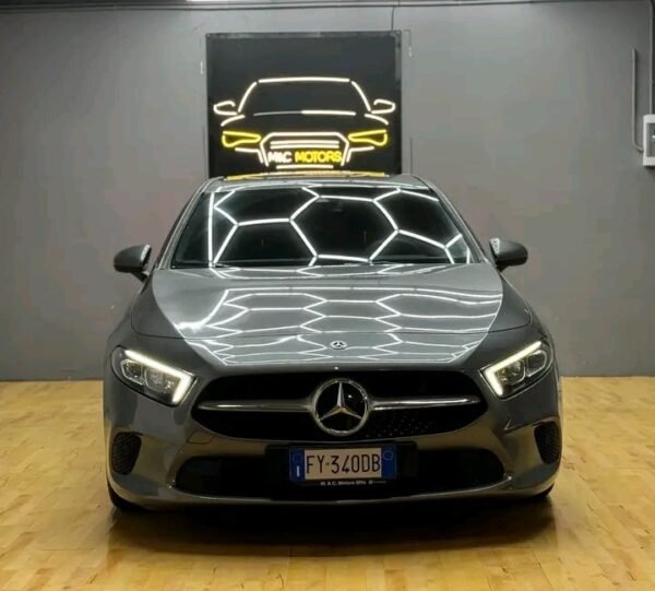 Mercedes-Benz A180