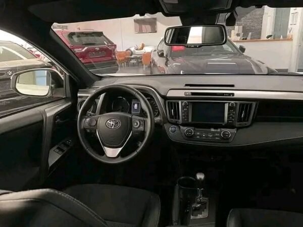 Toyota RAV4 - Image 12