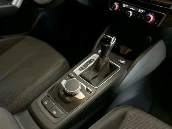 Audi Q2 35 TDI quattro Aut. STANDHEIZUNG NAVI LED – Image 4