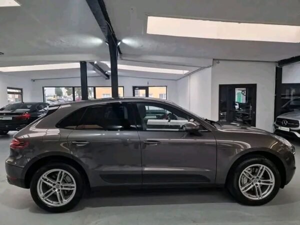 Porsche Macan S Diesel PDK ALLRAD AHK BOSE PANO – Image 6