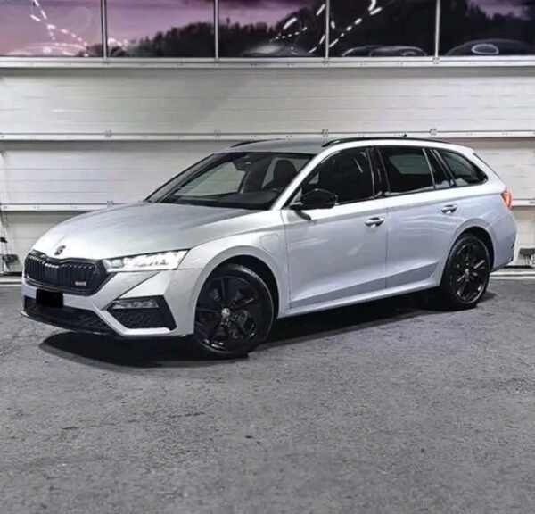 SKODA Octavia Combi 1.4 TSI PHEV DSG RS