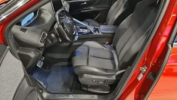 Peugeot 3008 GT Line 1.6 BlueHDi Towbar, Carplay – Image 6