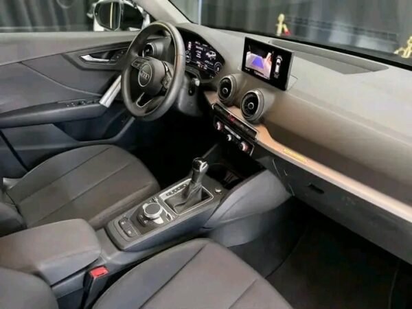 Audi Q2 35 TDI quattro Aut. STANDHEIZUNG NAVI LED – Image 6