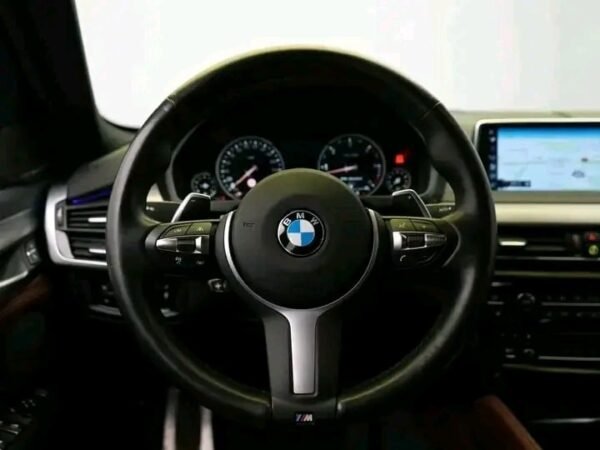 BMW 118i Sport Line PDC SHZ NAVI W-LAN LED AHK PANO - Image 9