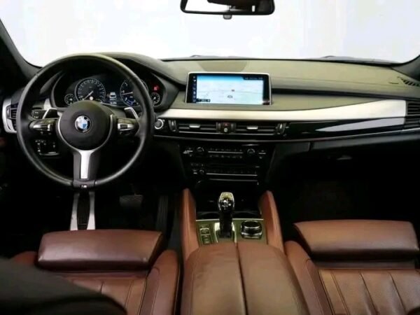 BMW 118i Sport Line PDC SHZ NAVI W-LAN LED AHK PANO - Image 10