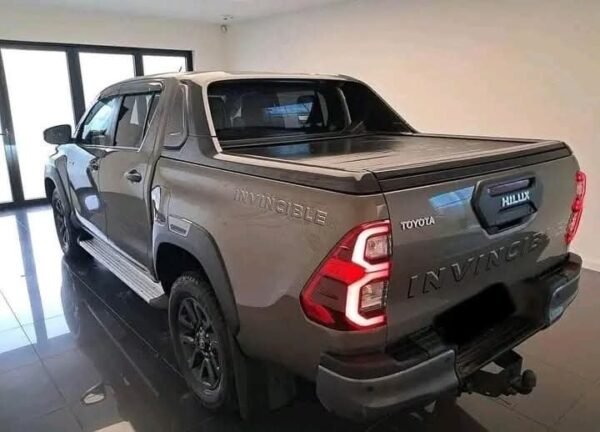 Toyota Hilux 2.8 D-4D - Image 9