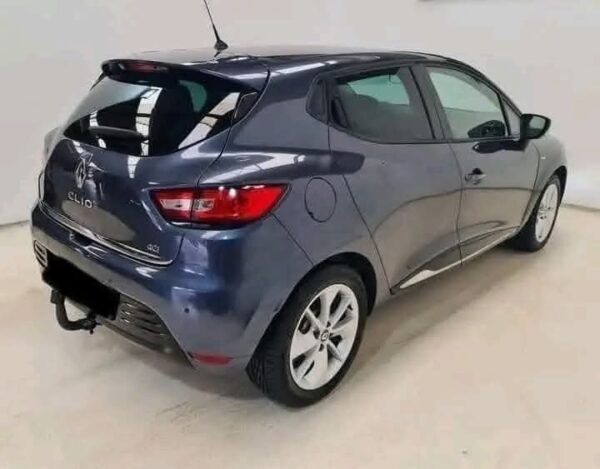 Renault Clio – Image 6
