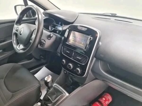 Renault Clio – Image 9
