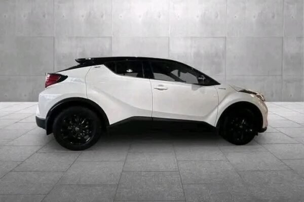 Toyota C-HR 2.0i Hybrid - Image 19