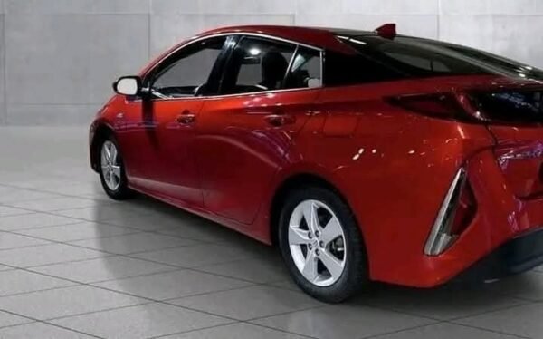 Toyota Prius plug-in hybrid Style - Image 14