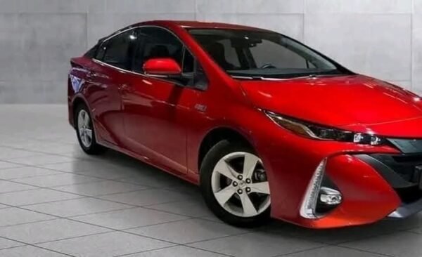 Toyota Prius plug-in hybrid Style - Image 13