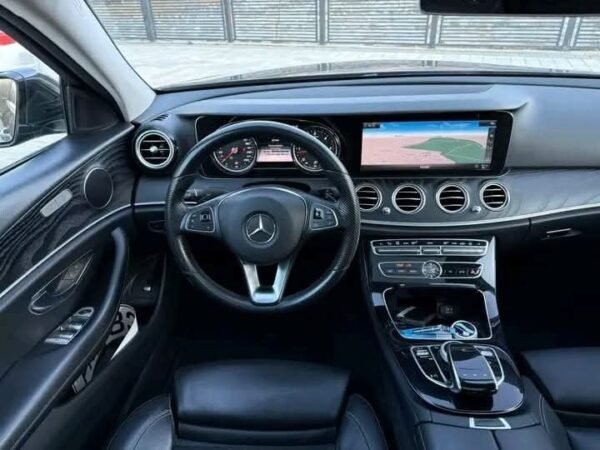 Mercedes E – Image 10