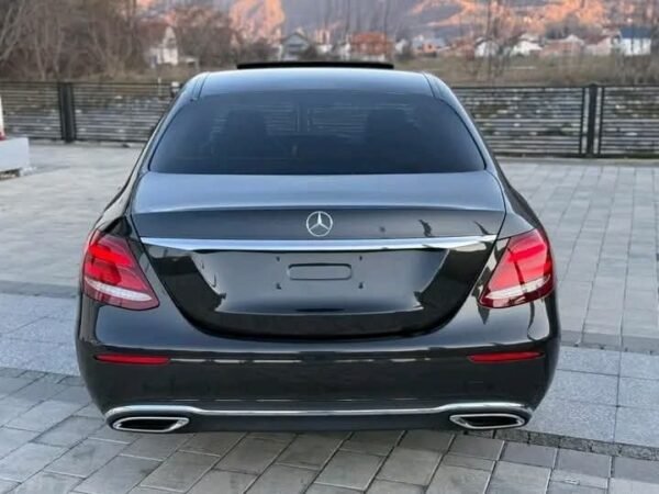 Mercedes E – Image 11