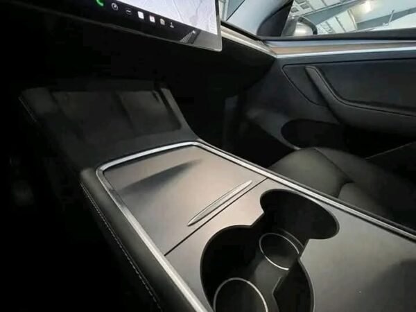 Tesla Model Y Long Range – Image 13