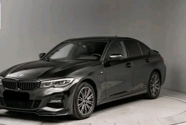 BMW 3 Series 330e M-SPORT