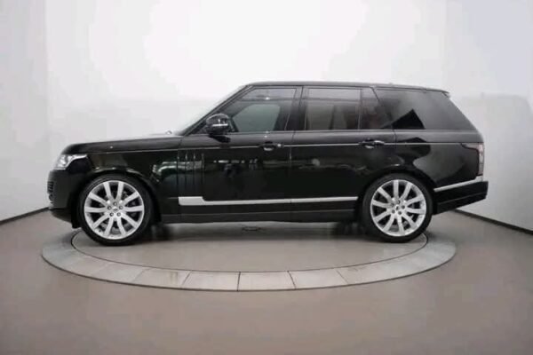 Land Rover Range Rover - Image 2