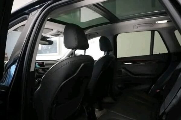 BMW X1 xDrive18d - Image 17