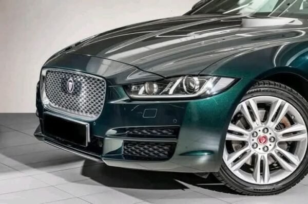 Jaguar XE - Image 4