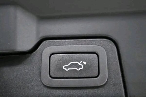 Land Rover Range Rover Evoque – Image 9