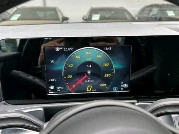 Mercedes-Benz GLB – Image 11