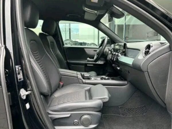 Mercedes-Benz GLB – Image 25