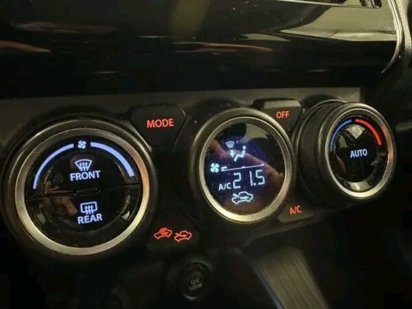 Suzuki Swift hybrid 4x4 – Image 9