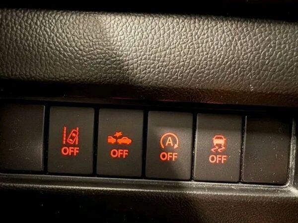 Suzuki Swift hybrid 4x4 – Image 11