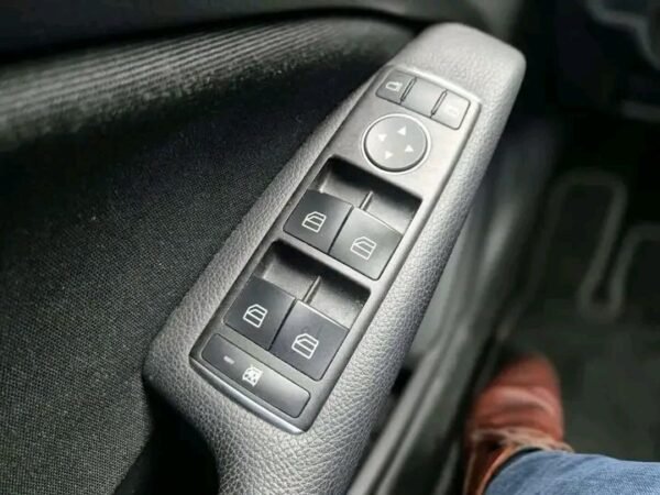 Mercedes-Benz A-Class – Image 21