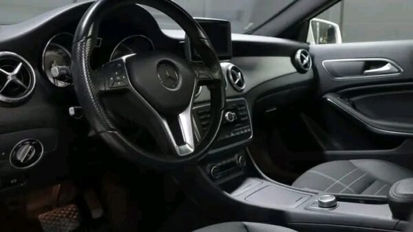 Mercedes-Benz GLA – Image 8