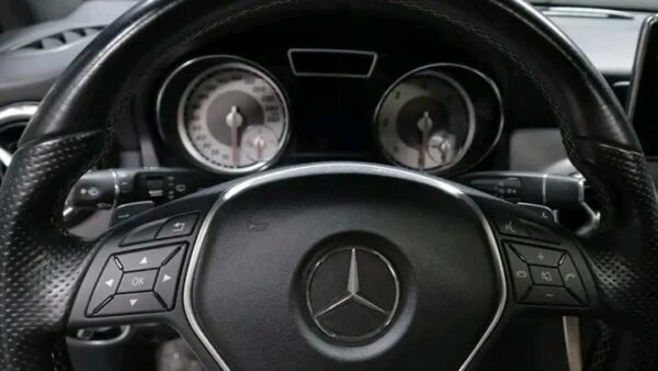 Mercedes-Benz GLA – Image 12