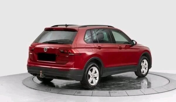 Volkswagen Tiguan – Image 7