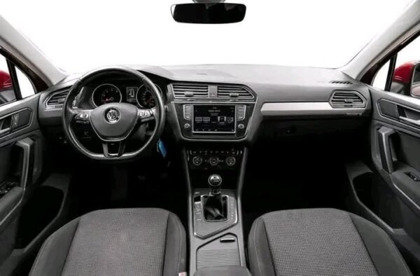 Volkswagen Tiguan – Image 9