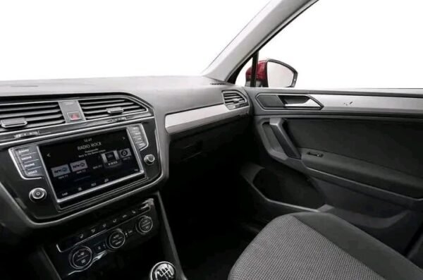 Volkswagen Tiguan – Image 11