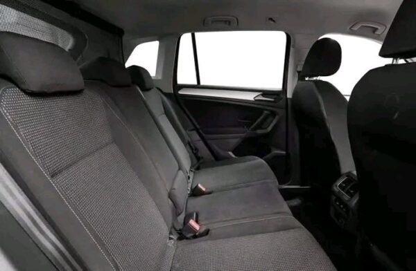 Volkswagen Tiguan – Image 18